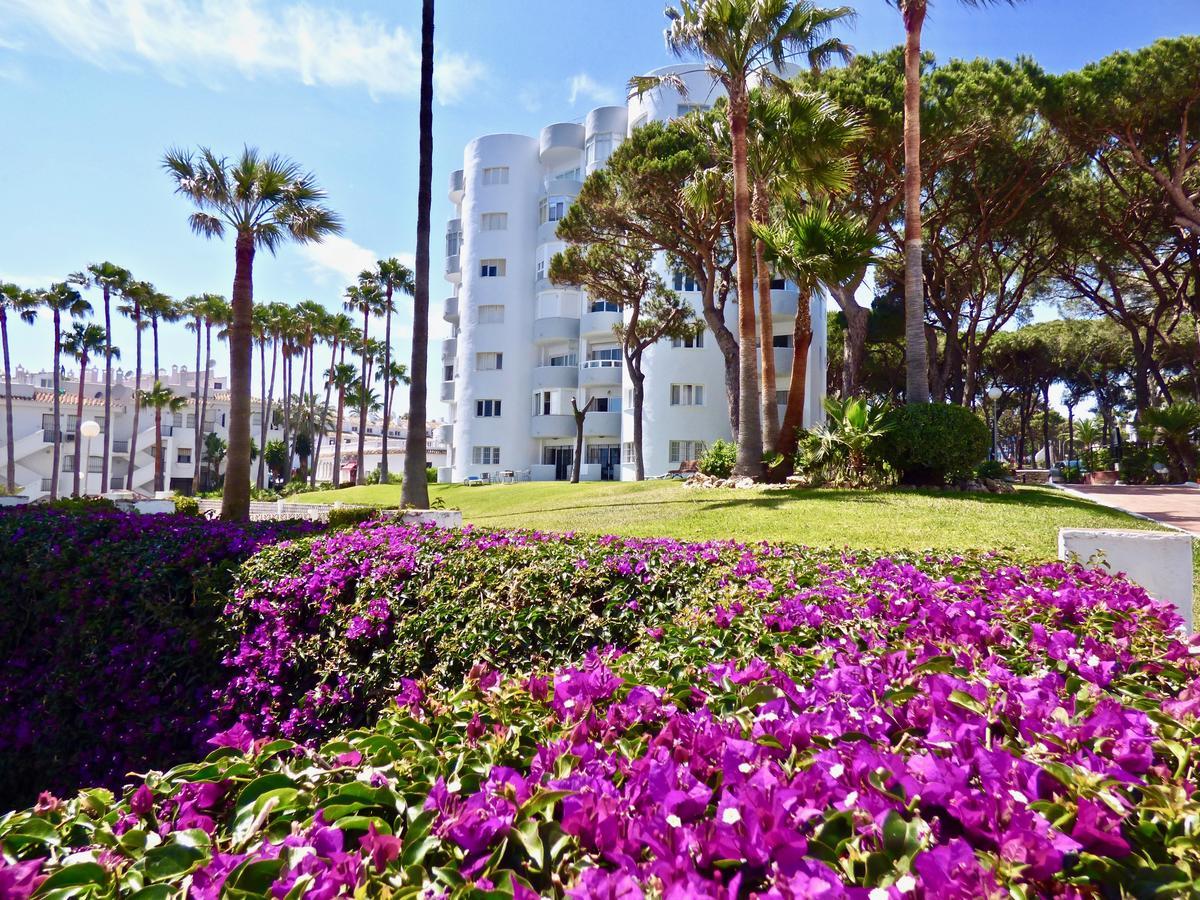 Apartamento Club Algaida Beach Apartment Sitio de Calahonda Bagian luar foto