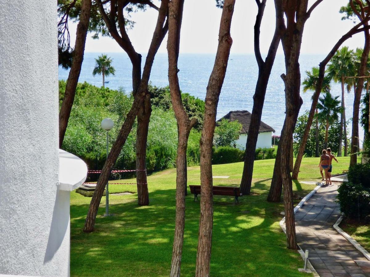 Apartamento Club Algaida Beach Apartment Sitio de Calahonda Bagian luar foto